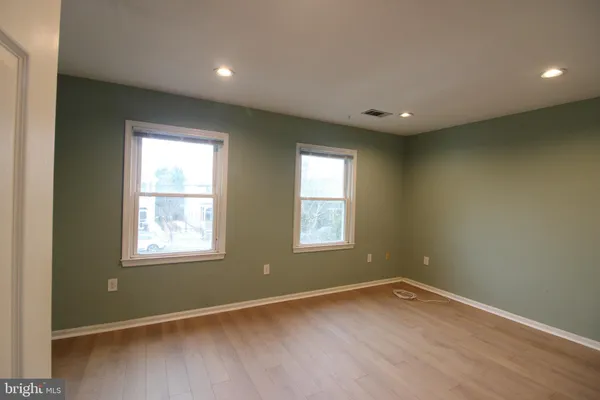 $3,100 | 410 Clifford Avenue, Alexandria, VA 22305