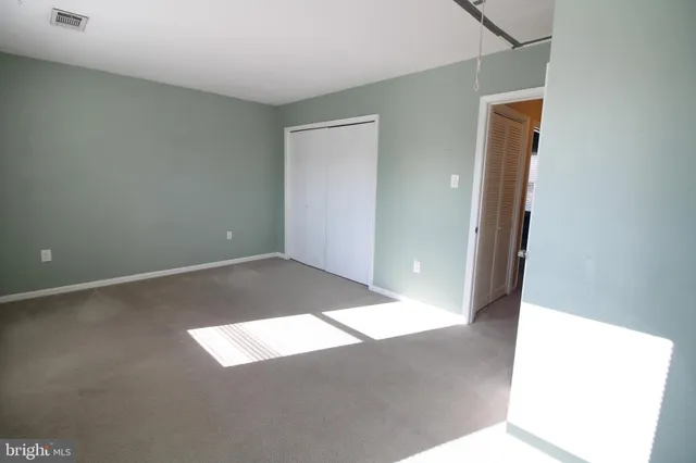 $3,350 | 410 Clifford Avenue, Alexandria, VA 22305