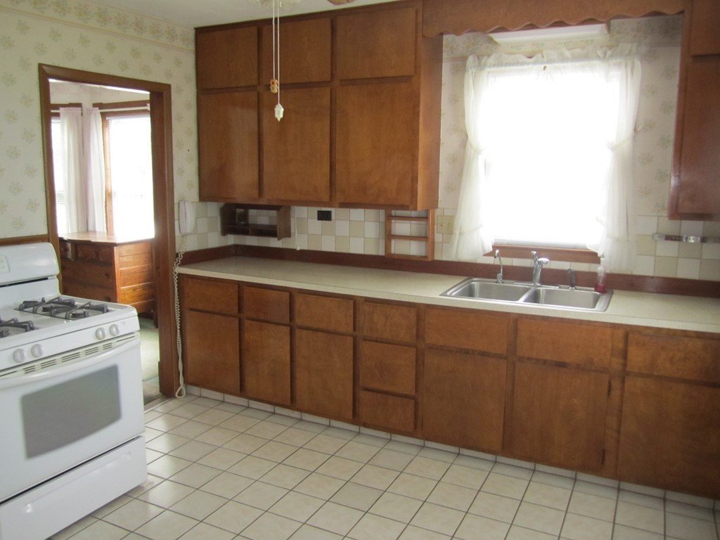 1428 Bridge Street Dracut, MA 01826 - Photo 2 of 23