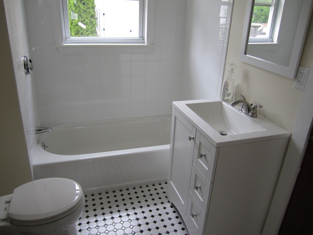 1428 Bridge Street Dracut, MA 01826 - Photo 9 of 23