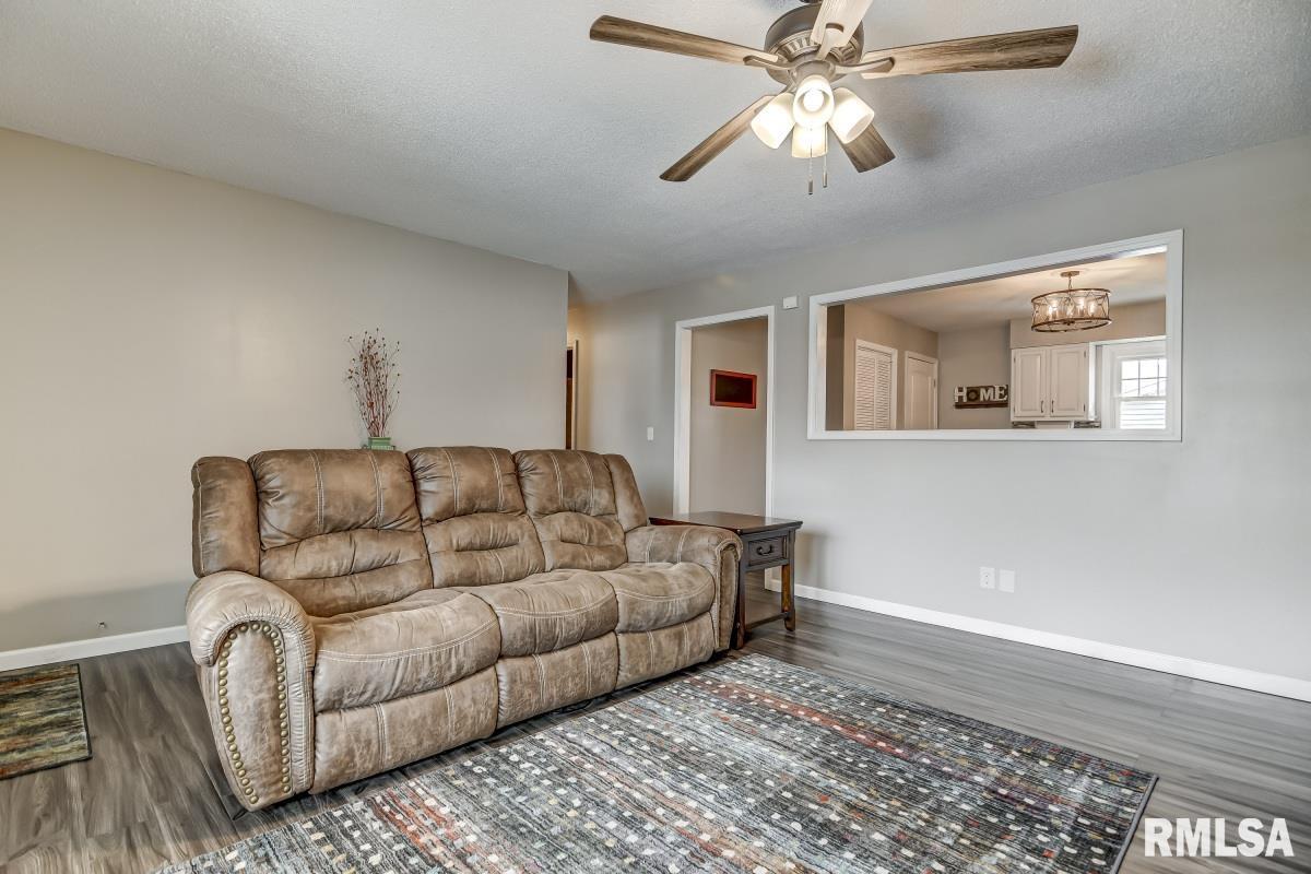 3000 Selkirk Road Springfield, IL 62702 - Photo 5 of 34
