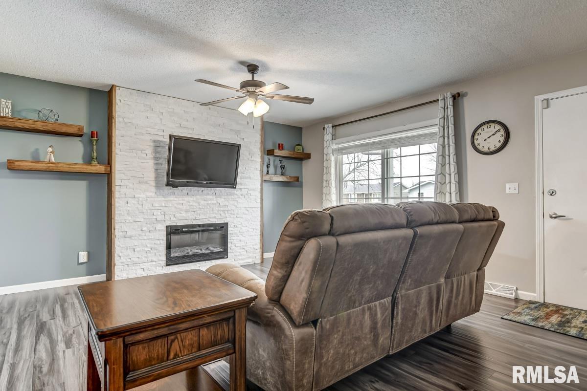 3000 Selkirk Road Springfield, IL 62702 - Photo 9 of 34
