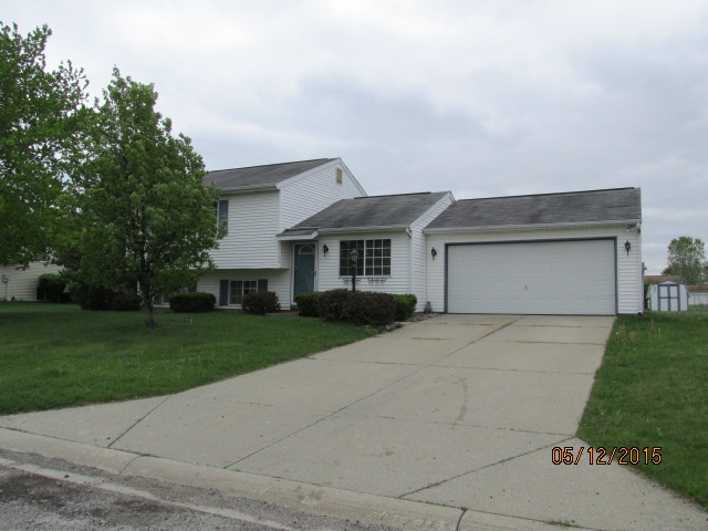 27536 Bison Ridge Elkhart, IN 46514 - Photo 2 of 19 Gallery Image 2