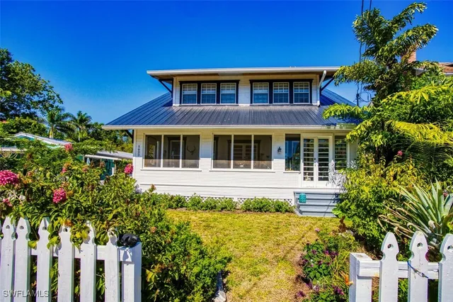 $539,000 | 1623 Woodford Avenue, Fort Myers, FL 33901