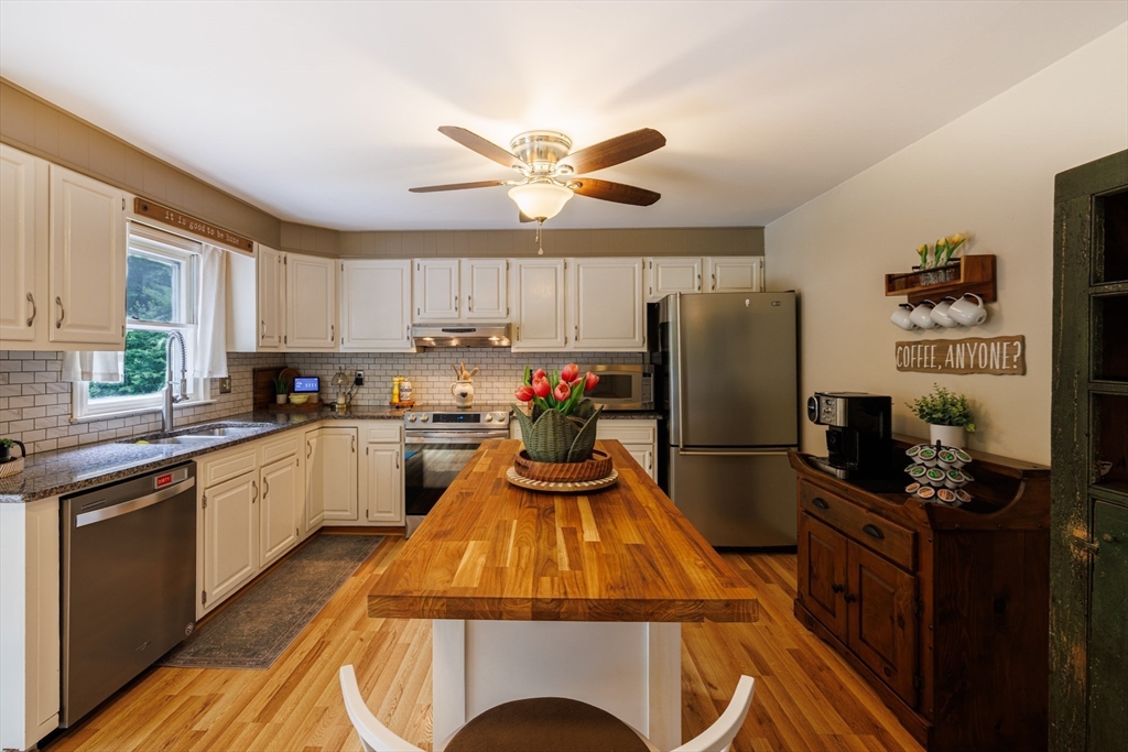 142 Squannacook Road Shirley, MA 01464 - Photo 10 of 37