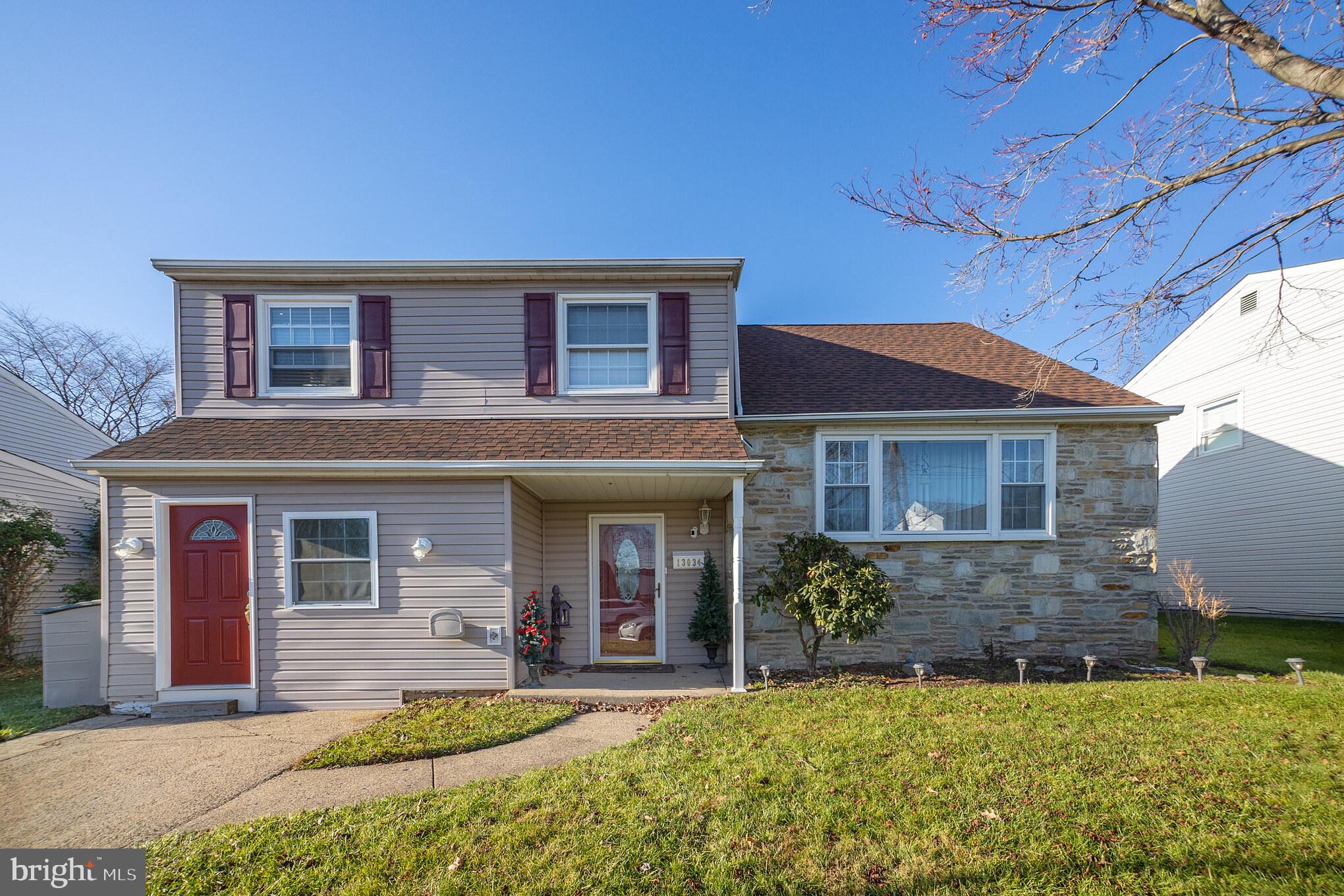 13034 Sewell Road Philadelphia, PA 19116 - Photo 2 of 32