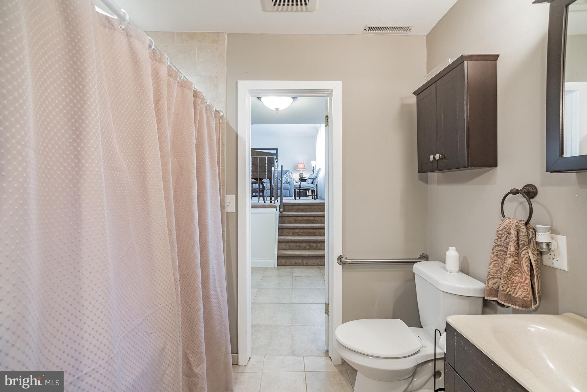 13034 Sewell Road Philadelphia, PA 19116 - Photo 25 of 32 Full Bath 3