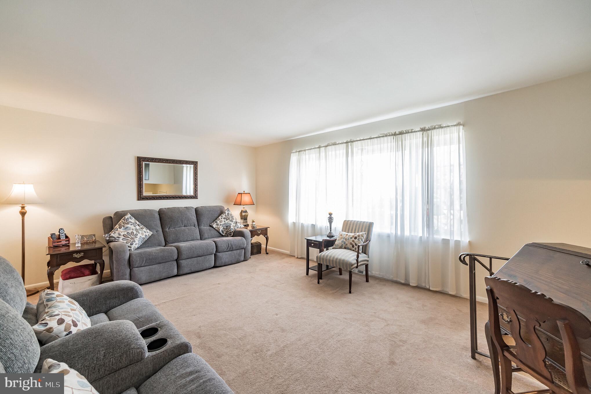 13034 Sewell Road Philadelphia, PA 19116 - Photo 7 of 32