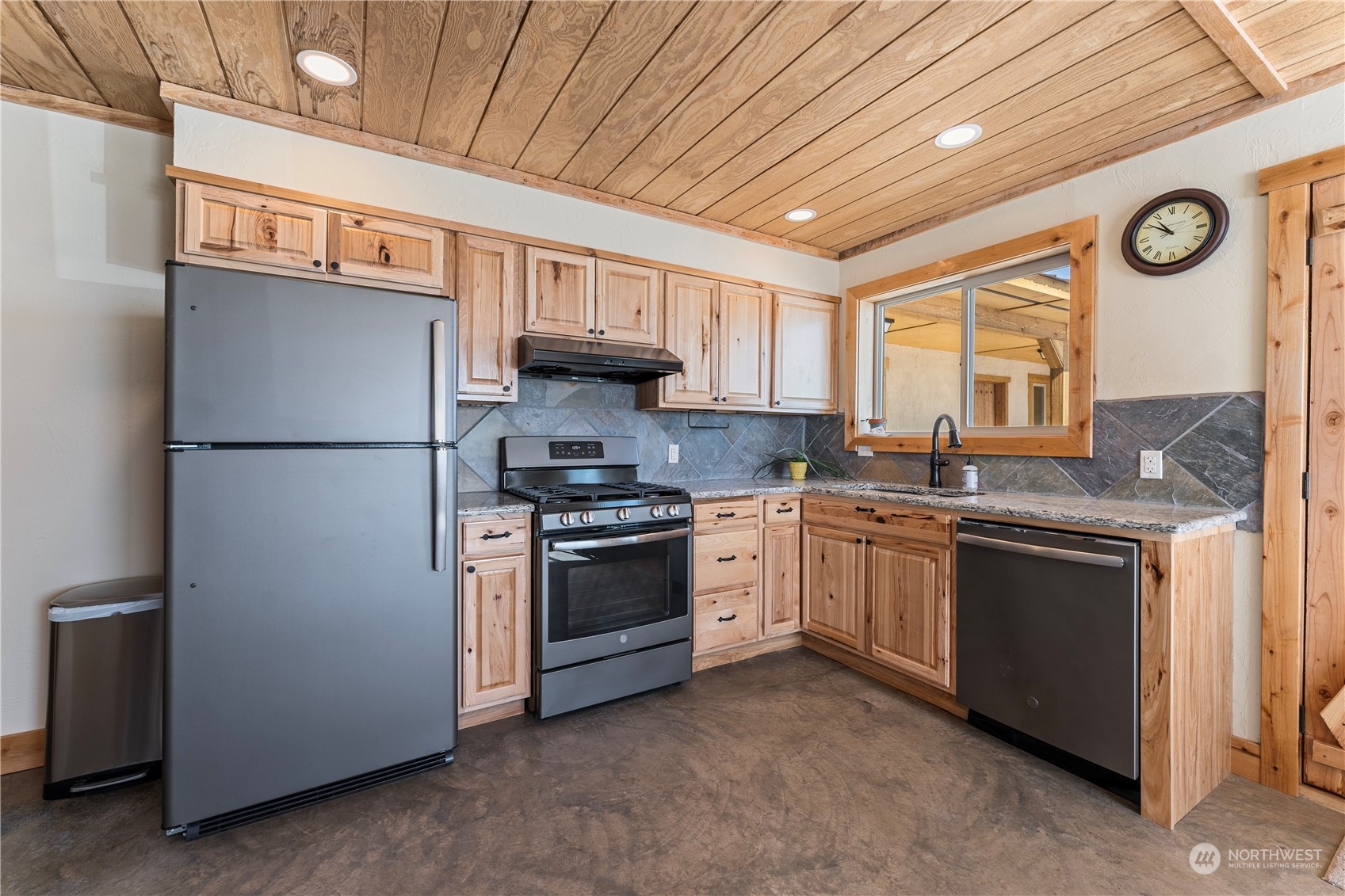 2083 3rd Road Southwest East Wenatchee, WA 98802 - Photo 22 of 37 Gallery Image 22