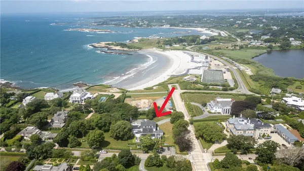 $2,600 | 718 Bellevue Avenue, Unit 5, Newport, RI 02840