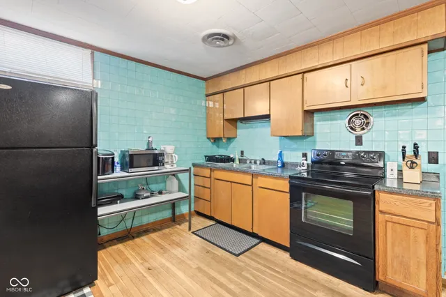 $217,400 | 18 North Jefferson Street, Knightstown, IN 46148