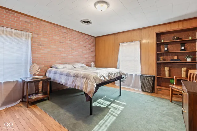 $217,400 | 18 North Jefferson Street, Knightstown, IN 46148