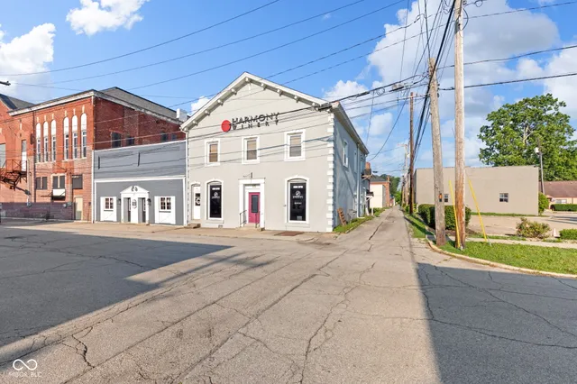 $217,400 | 18 North Jefferson Street, Knightstown, IN 46148