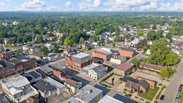 $217,400 | 18 North Jefferson Street, Knightstown, IN 46148