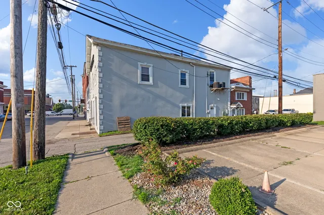 $217,400 | 18 North Jefferson Street, Knightstown, IN 46148