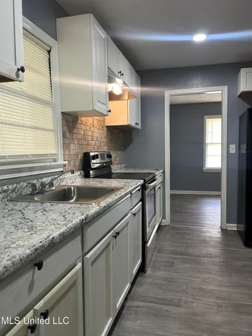 $89,900 | 721 Glenmont Drive, Jackson, MS 39209