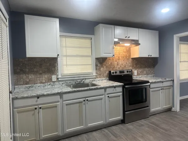 $89,900 | 721 Glenmont Drive, Jackson, MS 39209