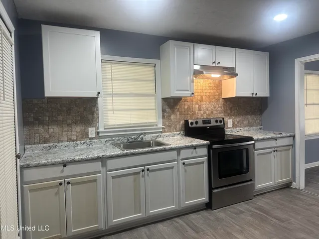 $89,900 | 721 Glenmont Drive, Jackson, MS 39209