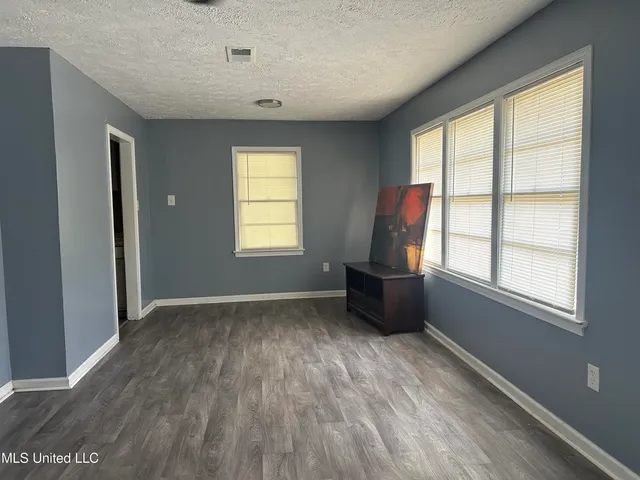 $89,900 | 721 Glenmont Drive, Jackson, MS 39209