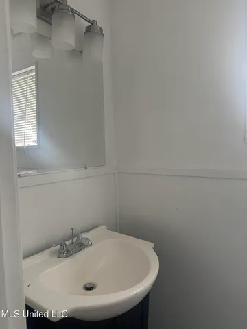 $89,900 | 721 Glenmont Drive, Jackson, MS 39209