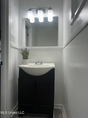 $89,900 | 721 Glenmont Drive, Jackson, MS 39209