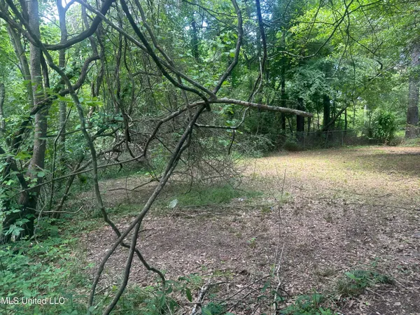 $89,900 | 721 Glenmont Drive, Jackson, MS 39209