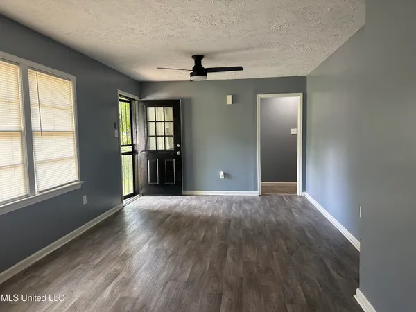 $89,900 | 721 Glenmont Drive, Jackson, MS 39209