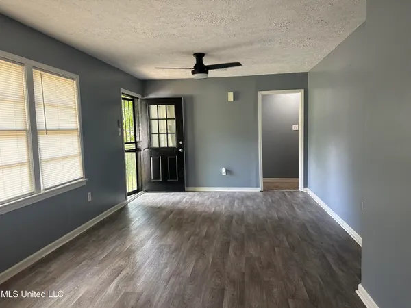 $89,900 | 721 Glenmont Drive, Jackson, MS 39209