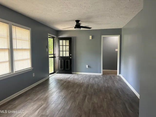 $89,900 | 721 Glenmont Drive, Jackson, MS 39209