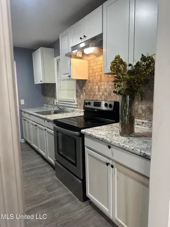 $89,900 | 721 Glenmont Drive, Jackson, MS 39209