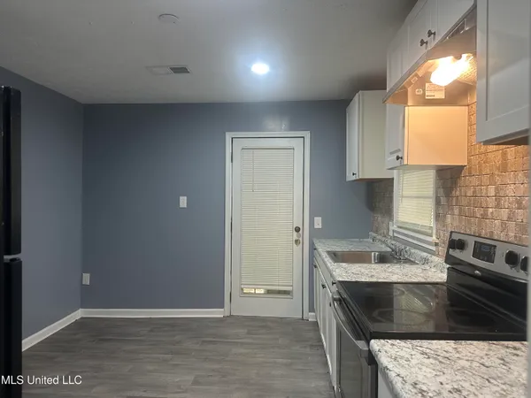 $89,900 | 721 Glenmont Drive, Jackson, MS 39209