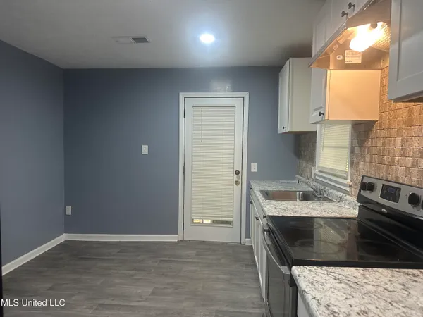 $89,900 | 721 Glenmont Drive, Jackson, MS 39209