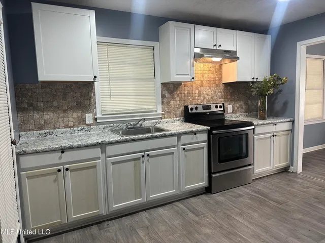 $89,900 | 721 Glenmont Drive, Jackson, MS 39209