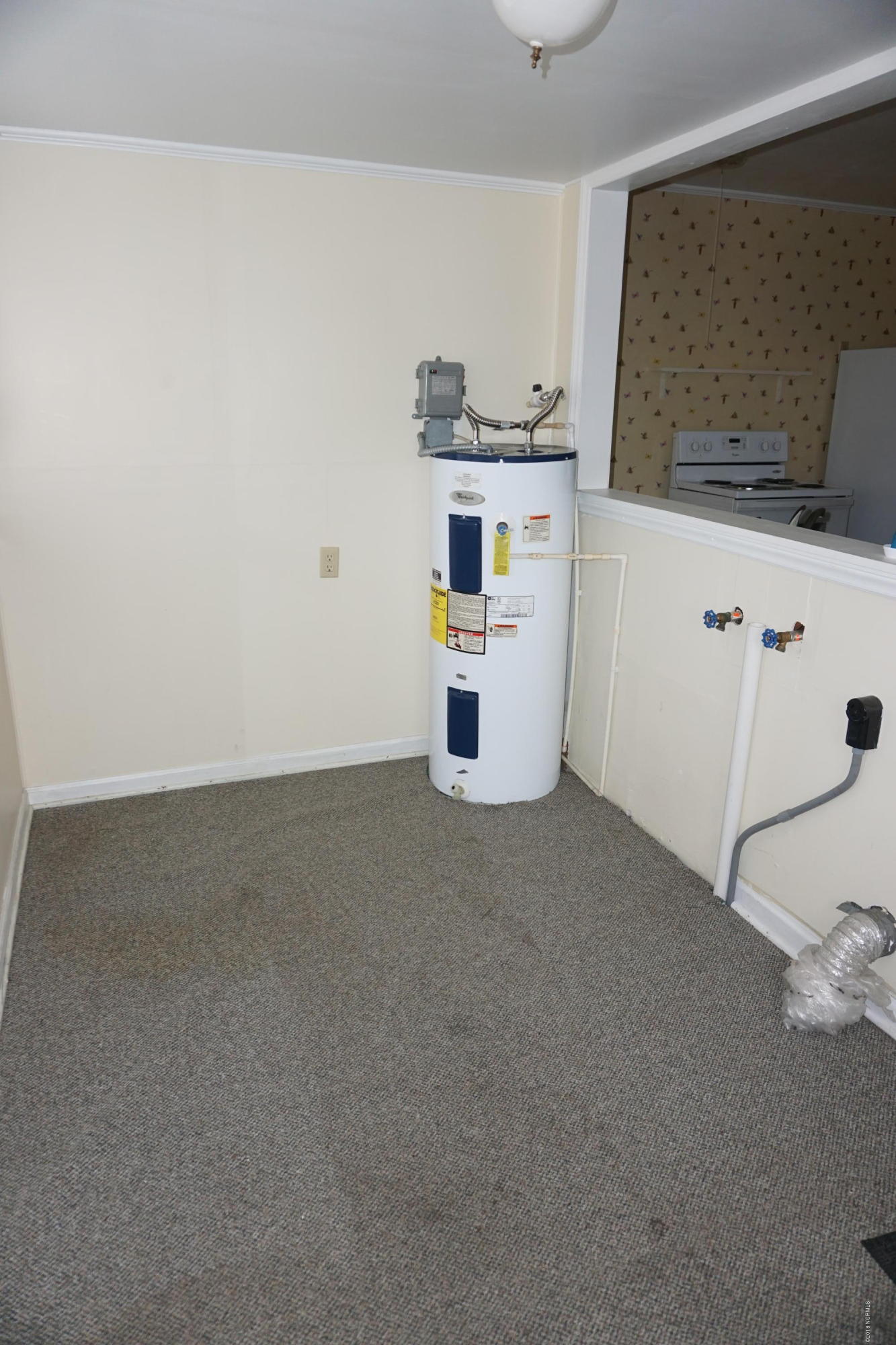 3301 Oaks Road New Bern, NC 28560 - Photo 16 of 30 Laundry Room