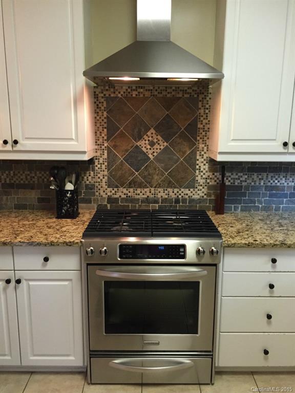 651 Landsdowne Court Fort Mill, SC 29708 - Photo 3 of 22