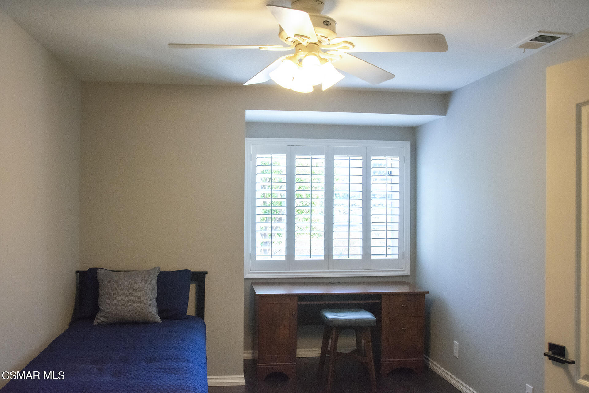 685 Overlook Road Simi Valley, CA 93065 - Photo 36 of 37 a workspace with a window