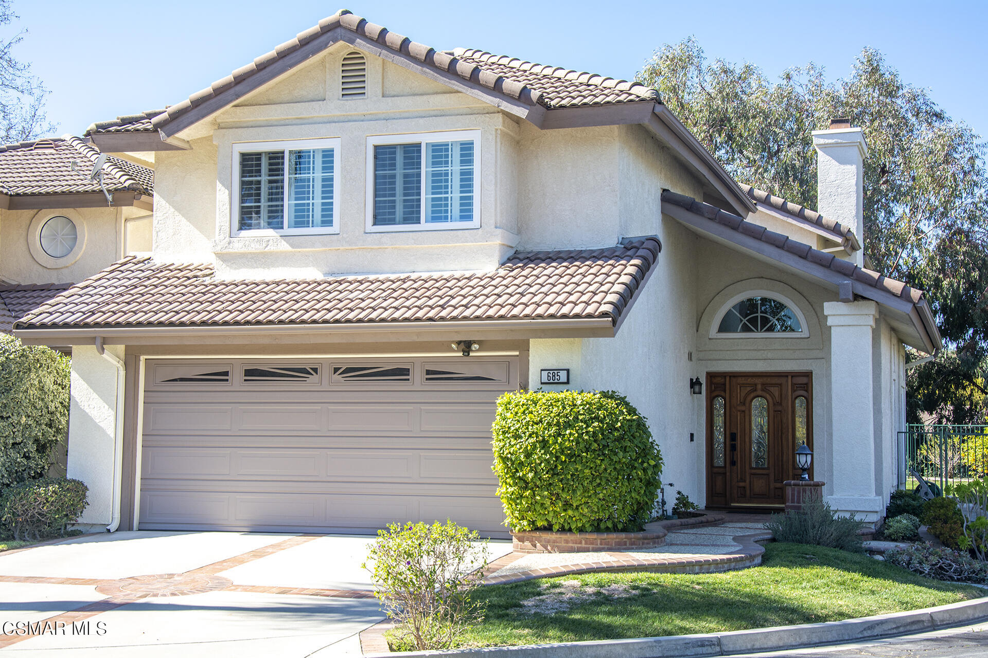 685 Overlook Road Simi Valley, CA 93065 - Photo 37 of 37 a front view of a house
