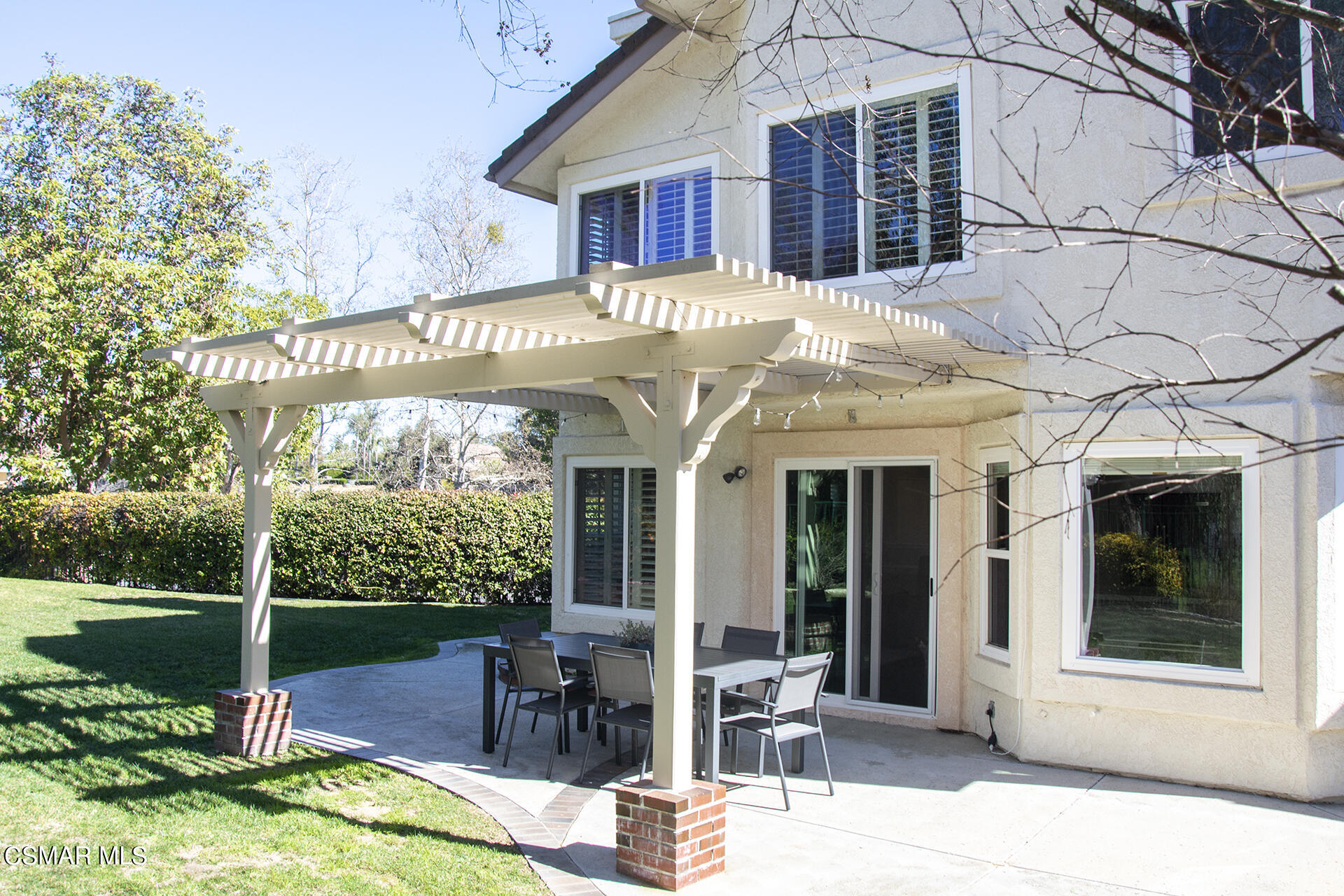685 Overlook Road Simi Valley, CA 93065 - Photo 7 of 37 a front view of a building with garden