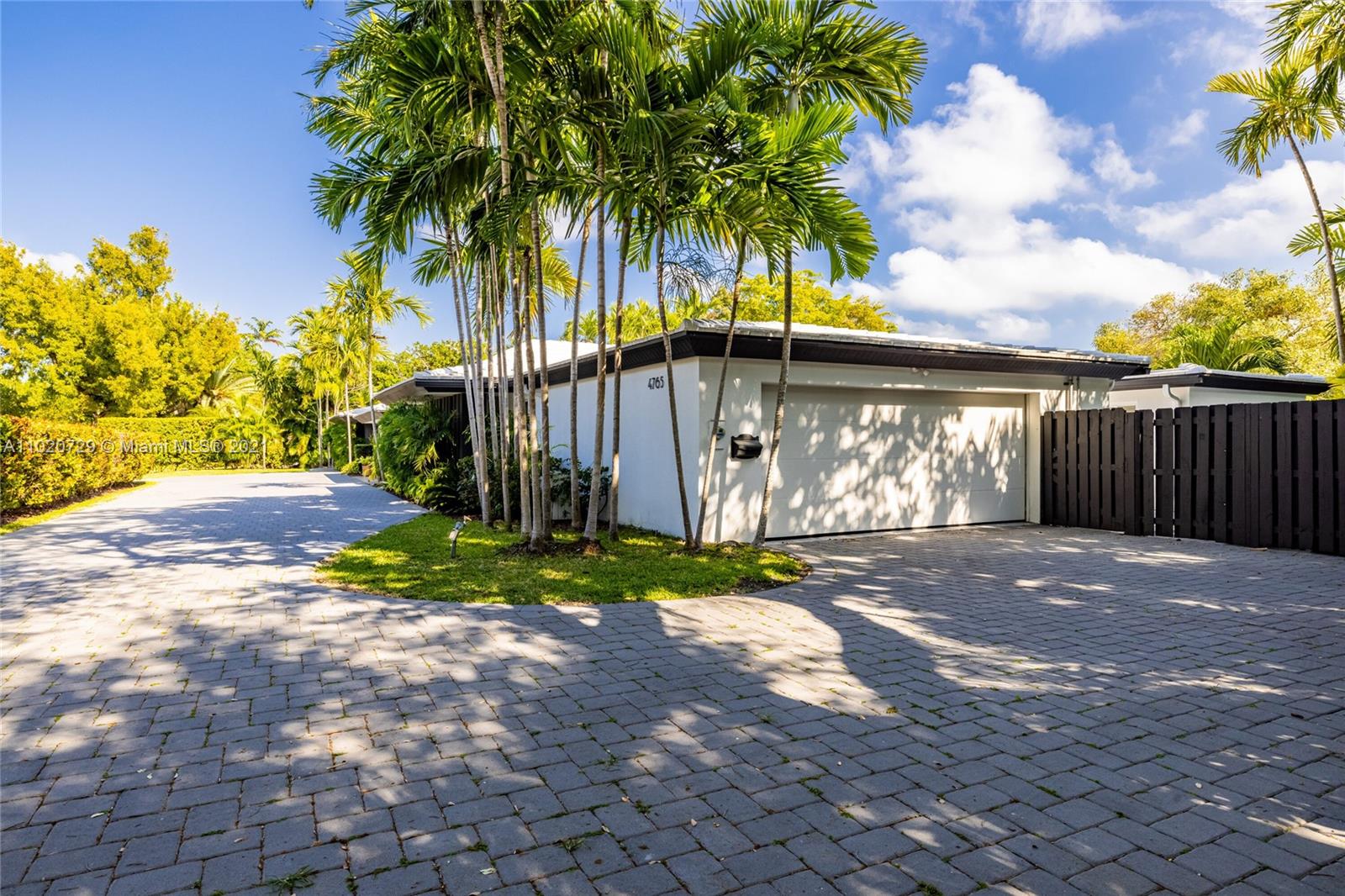 4765 Lake Road Miami, FL 33137 - Photo 4 of 100 a view of a out door space area