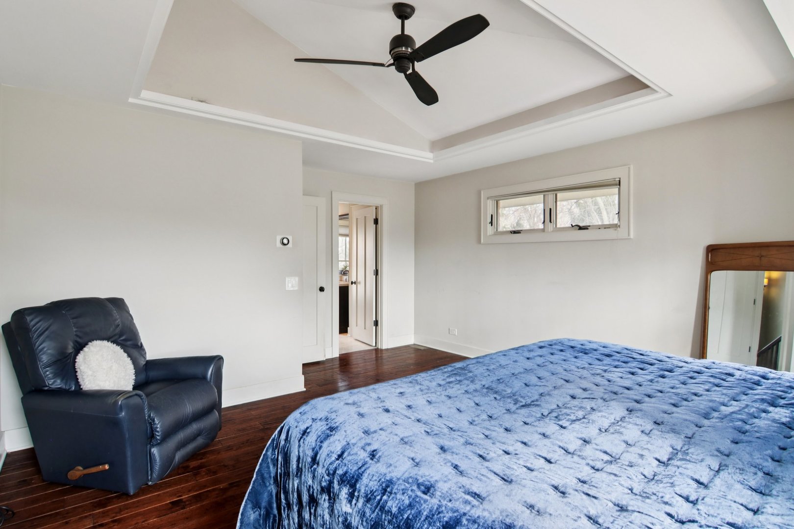 635 Signal Hill Road North Barrington, IL 60010 - Photo 19 of 69 a bedroom with a bed and a chair
