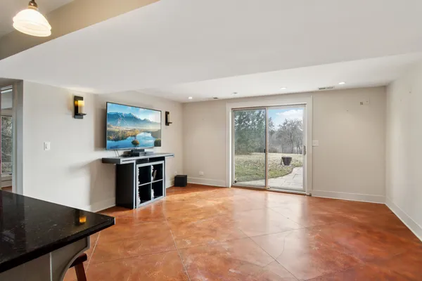 $725,000 | 635 Signal Hill Road, North Barrington, IL 60010
