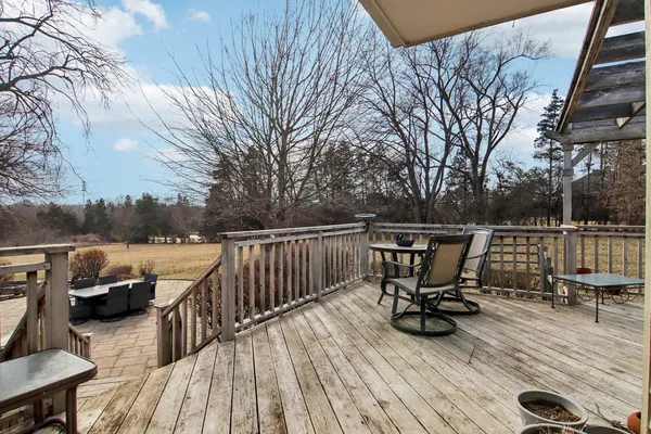 $725,000 | 635 Signal Hill Road, North Barrington, IL 60010