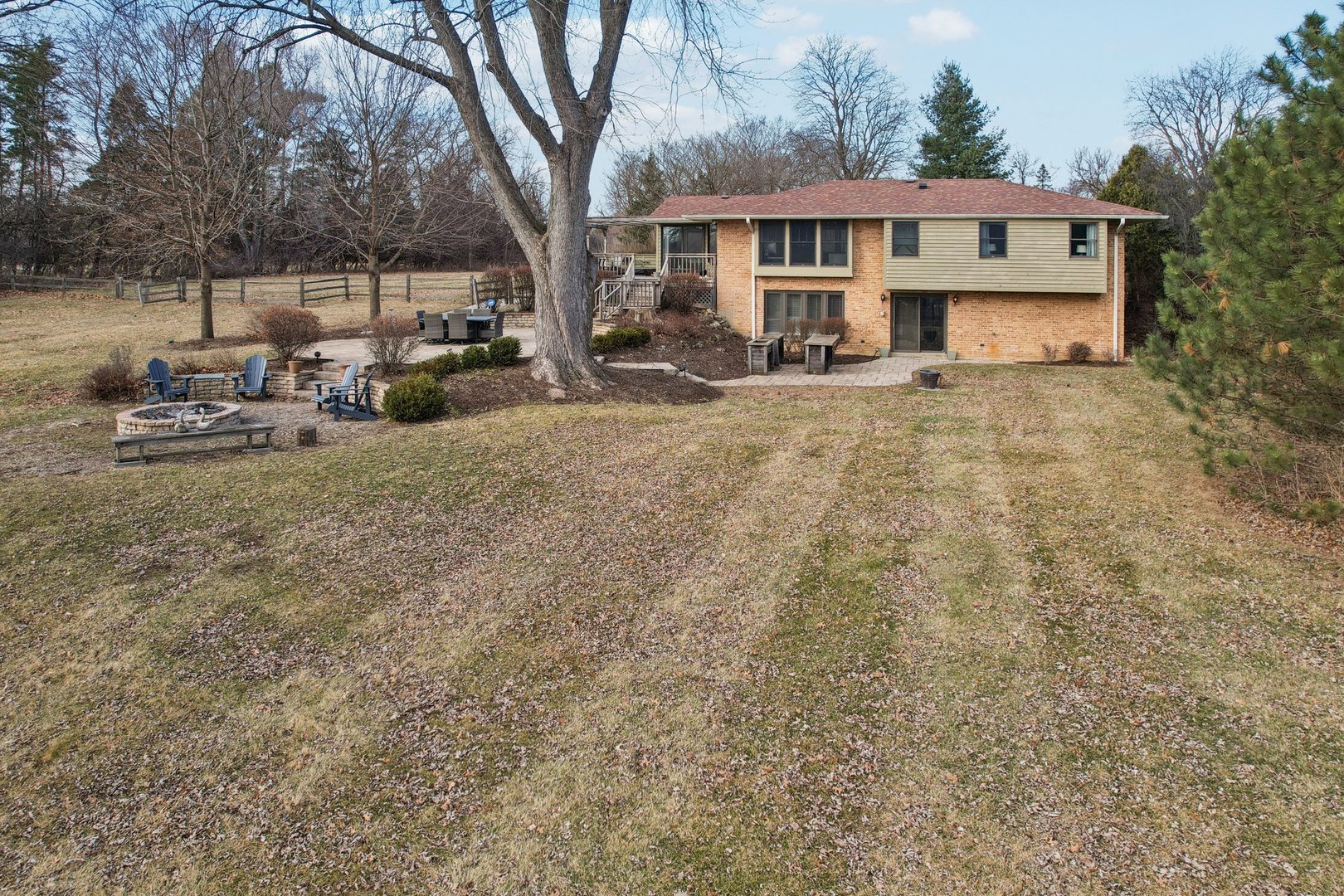635 Signal Hill Road North Barrington, IL 60010 - Photo 49 of 69 a view of a house with backyard