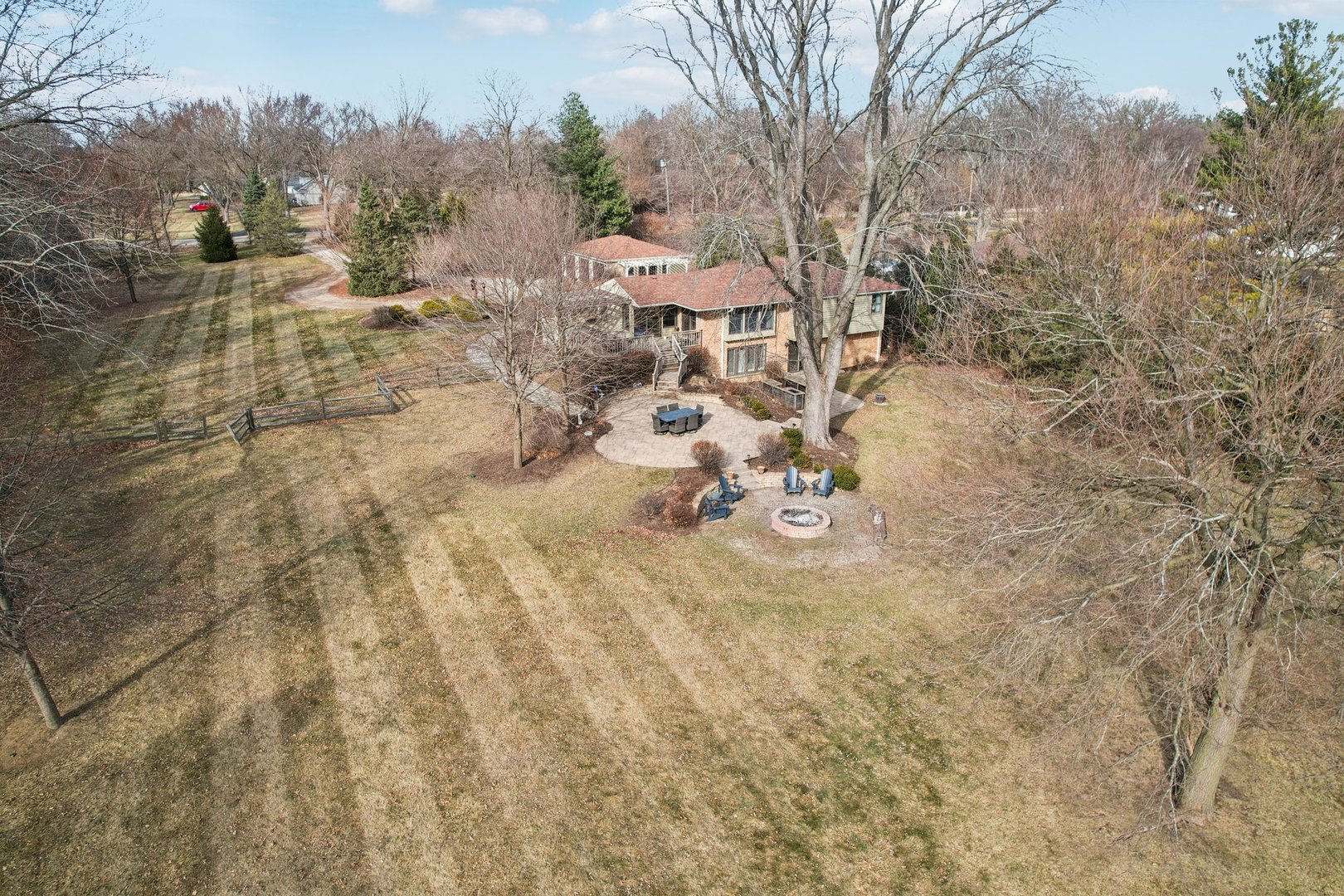 635 Signal Hill Road North Barrington, IL 60010 - Photo 52 of 69 a view of a backyard of the house