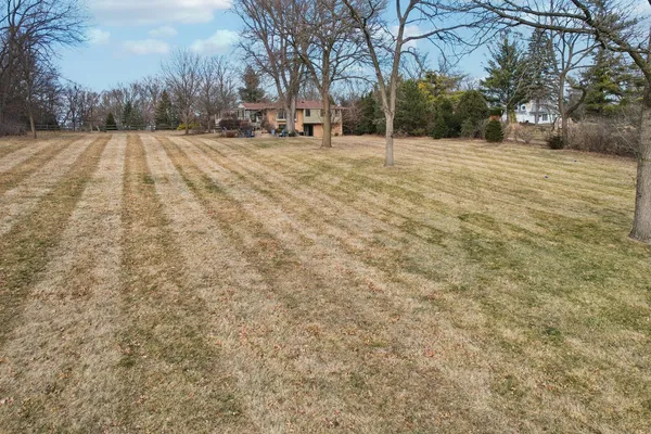$725,000 | 635 Signal Hill Road, North Barrington, IL 60010