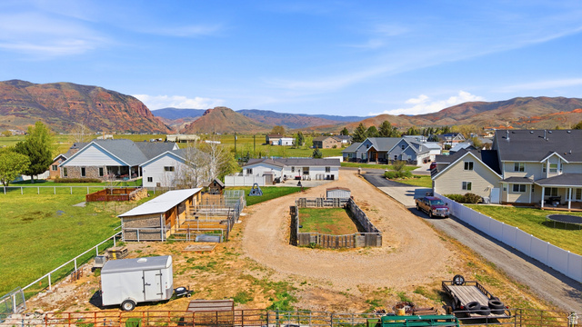 393 Memorial Park Road Henefer, UT 84033 - Photo 5 of 40