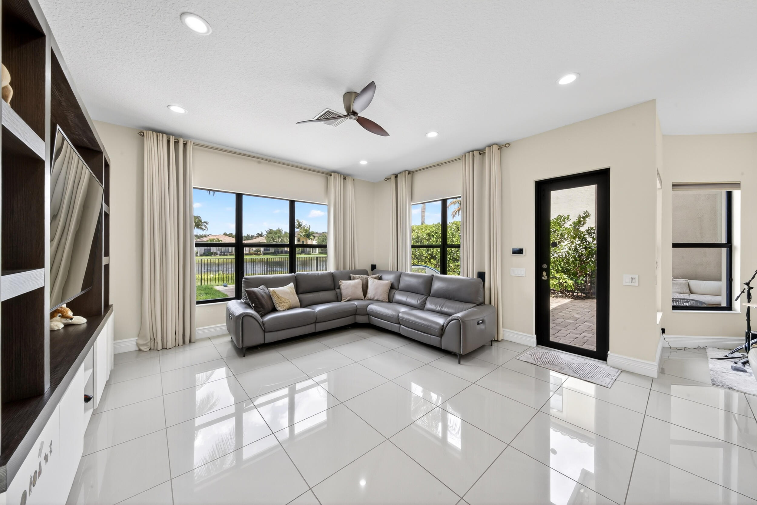 16829 Newark Bay Road Delray Beach, FL 33446 - Photo 24 of 78 Family room