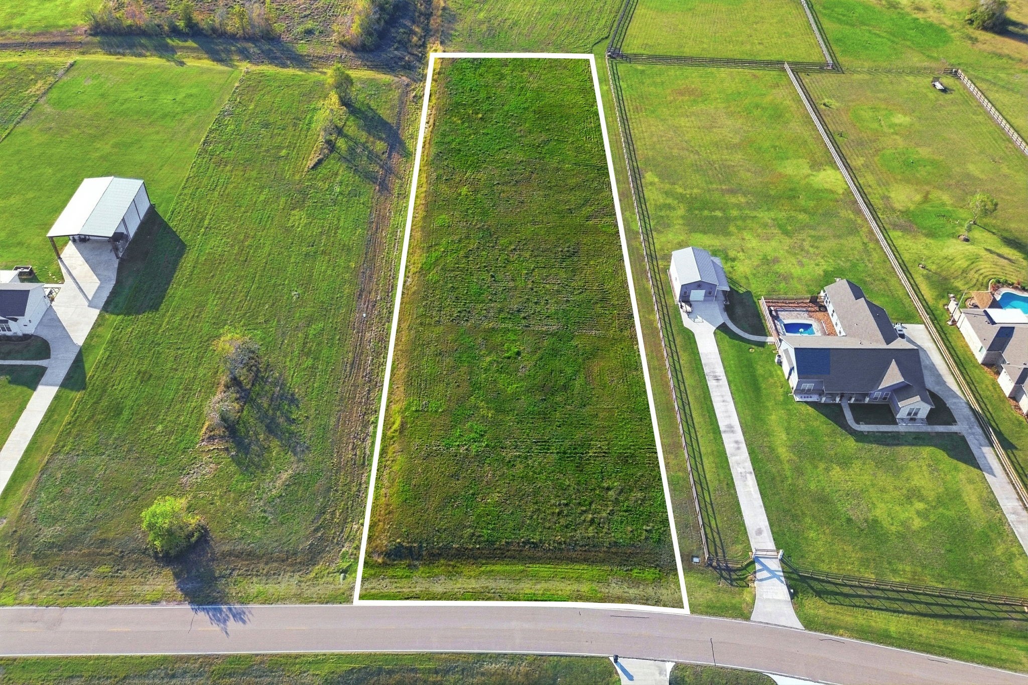 22810 Chenango Lake Drive Angleton, TX 77515 - Photo 1 of 21 a bird view of a garden
