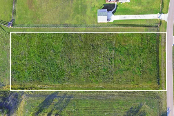 $230,000 | 22810 Chenango Lake Drive, Angleton, TX 77515