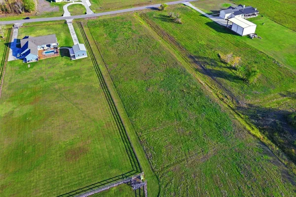 a view of an outdoor space